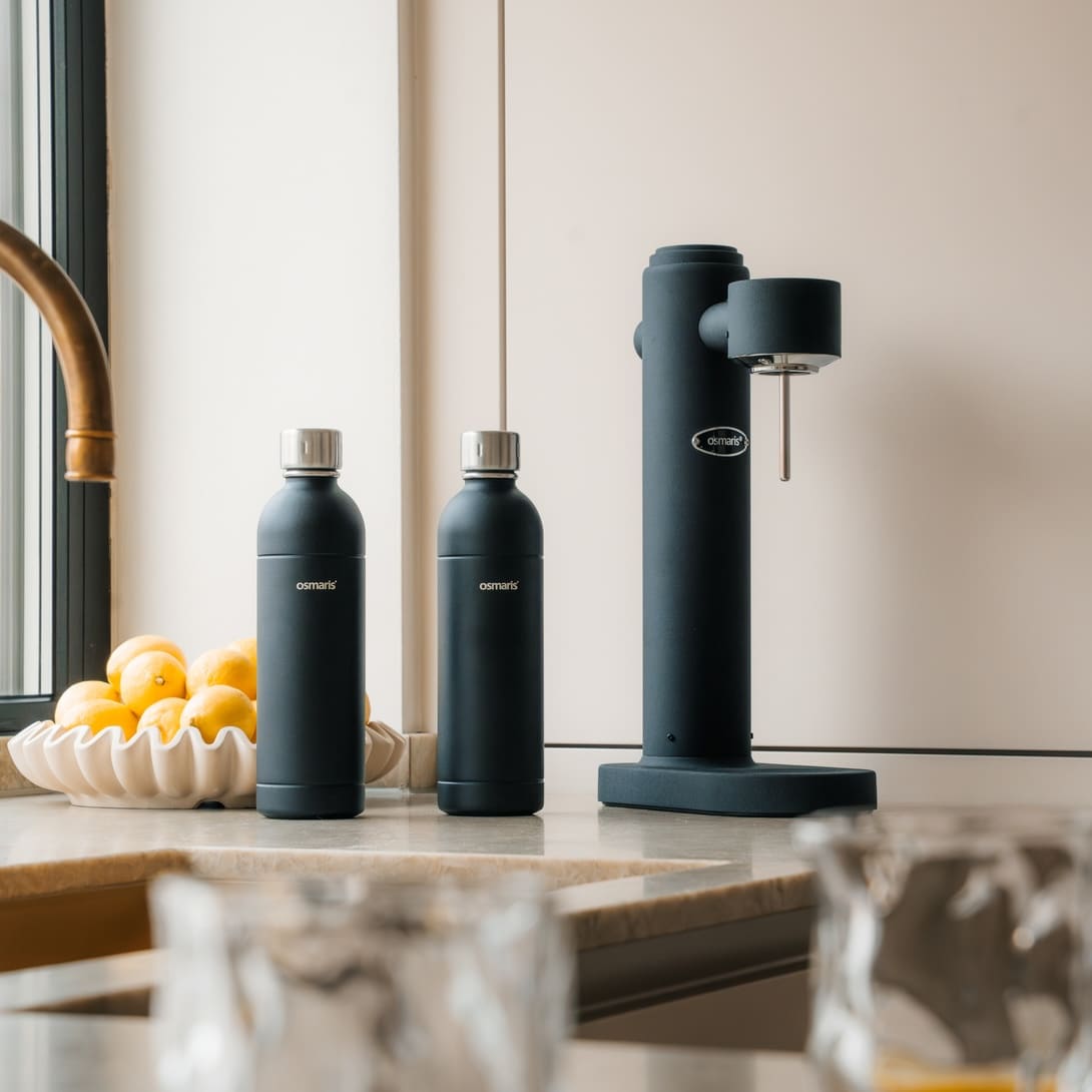 Moderner Wassersprudler aus Edelstahl für stilvolle Küche